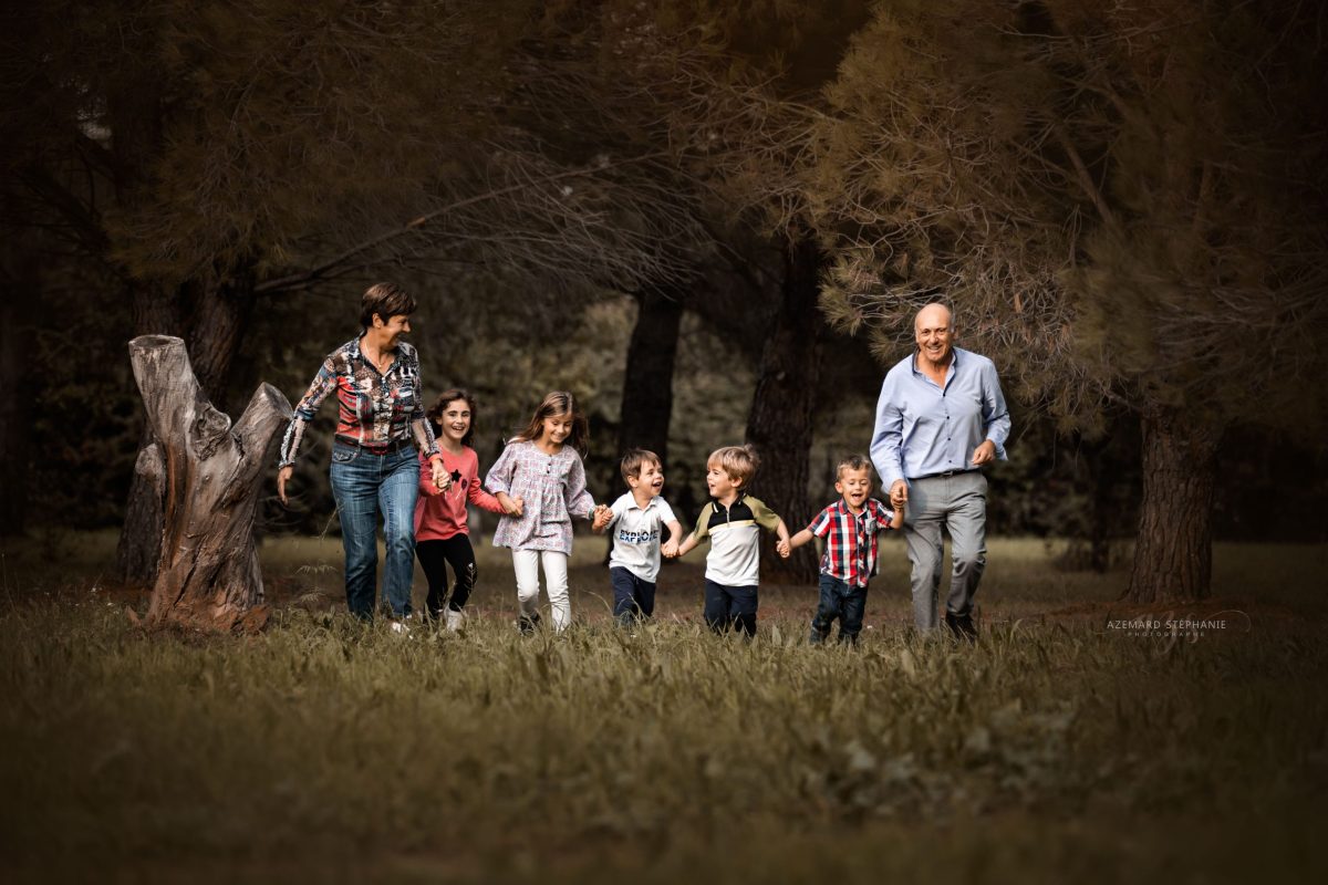 Séance photo famille en pleine nature extérieur — Stéphanie Azémard photographe famille Montpellier